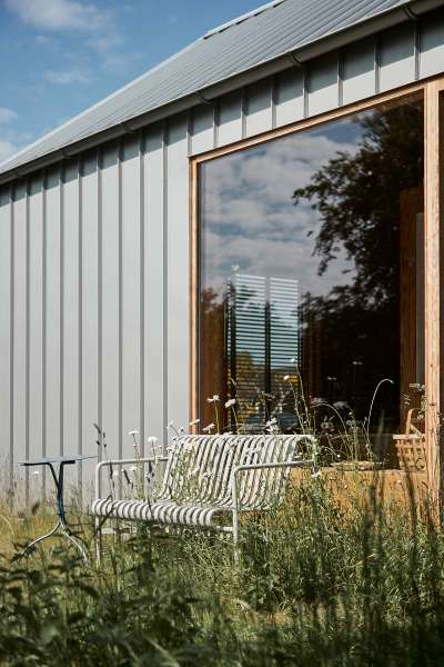 Rent, råt og ganske enkelt WAUV!, Æblerosevej 1, 4583 Sjællands Odde